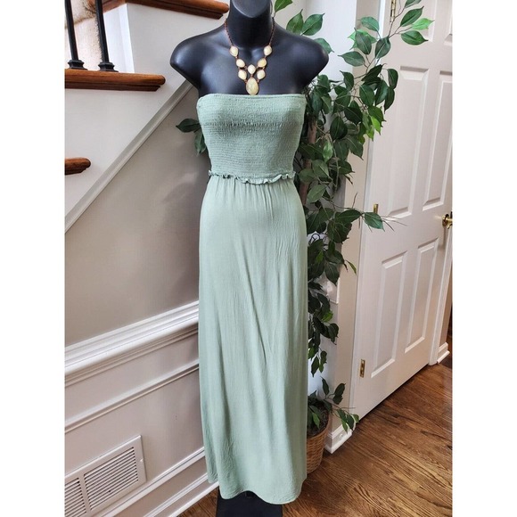 Forever 21 Dresses & Skirts - Forever 21 Women Green Solid Rayon Off The Shoulder Long Maxi Dress Size Large